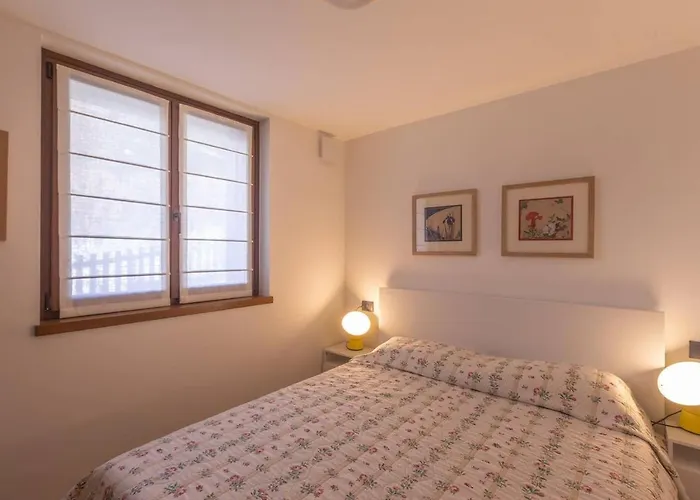 Joivy Warm Flat For 4, With Parking In *