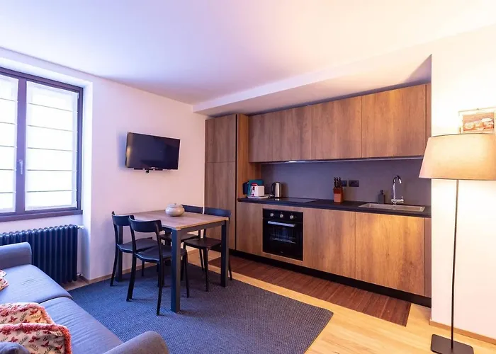 Joivy Warm Flat For 4, With Parking In *