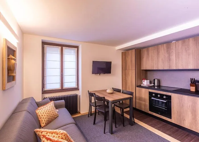 Joivy Warm Flat For 4, With Parking In * קורמאיור